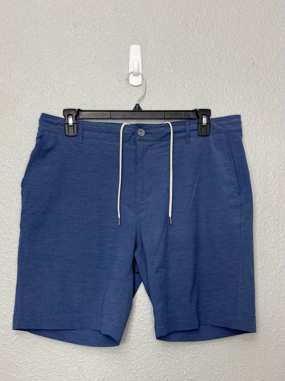 Faherty | All Day Belted Shorts | Heather Blue | Waist 36”